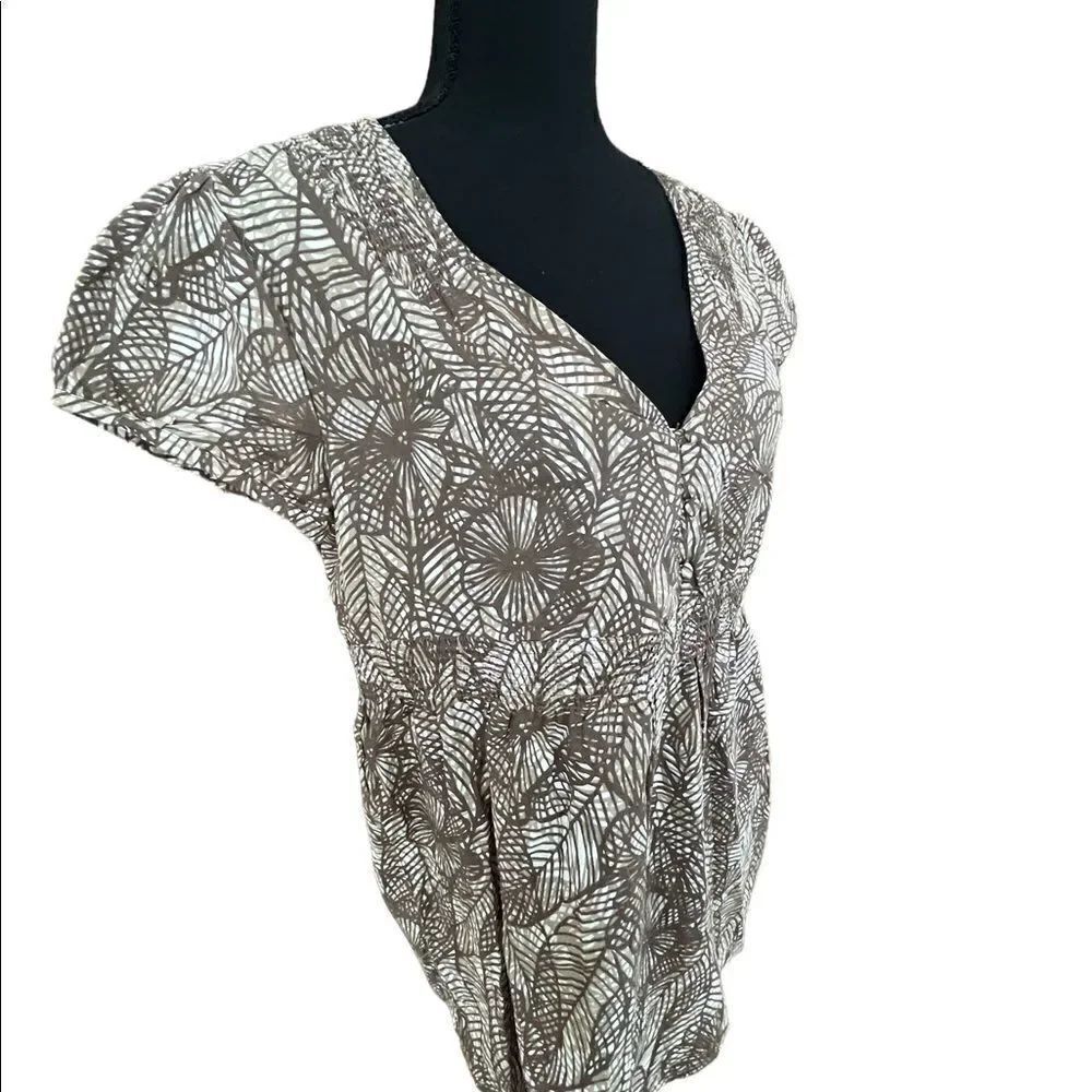 SONOMA Lifestyle 100% cotton smocked top with button front size S - Picture 5 of 6
